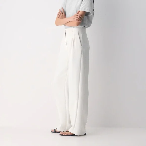 Aritzia The Effortless Pant™ - Crepette™ in Light Birch SZ 10 - Picture 2 of 10